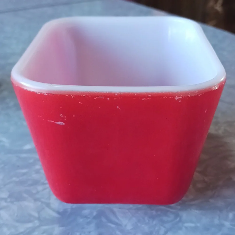 Pyrex~ Primary Red Small Refrigerator Dish - Picture 2 of 10